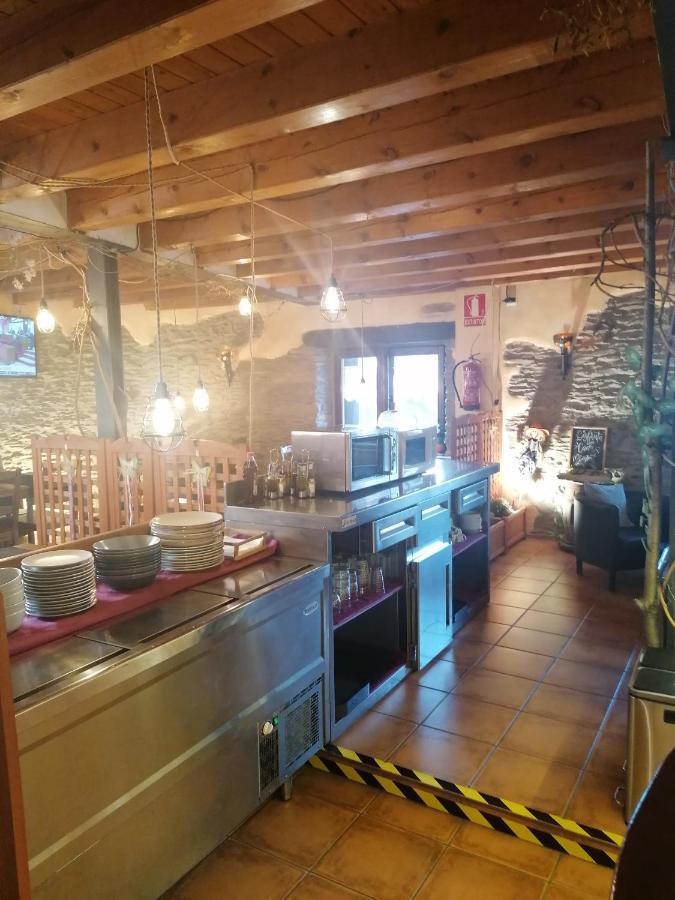 Lo Paller de Roc Montescladó Buitenkant foto