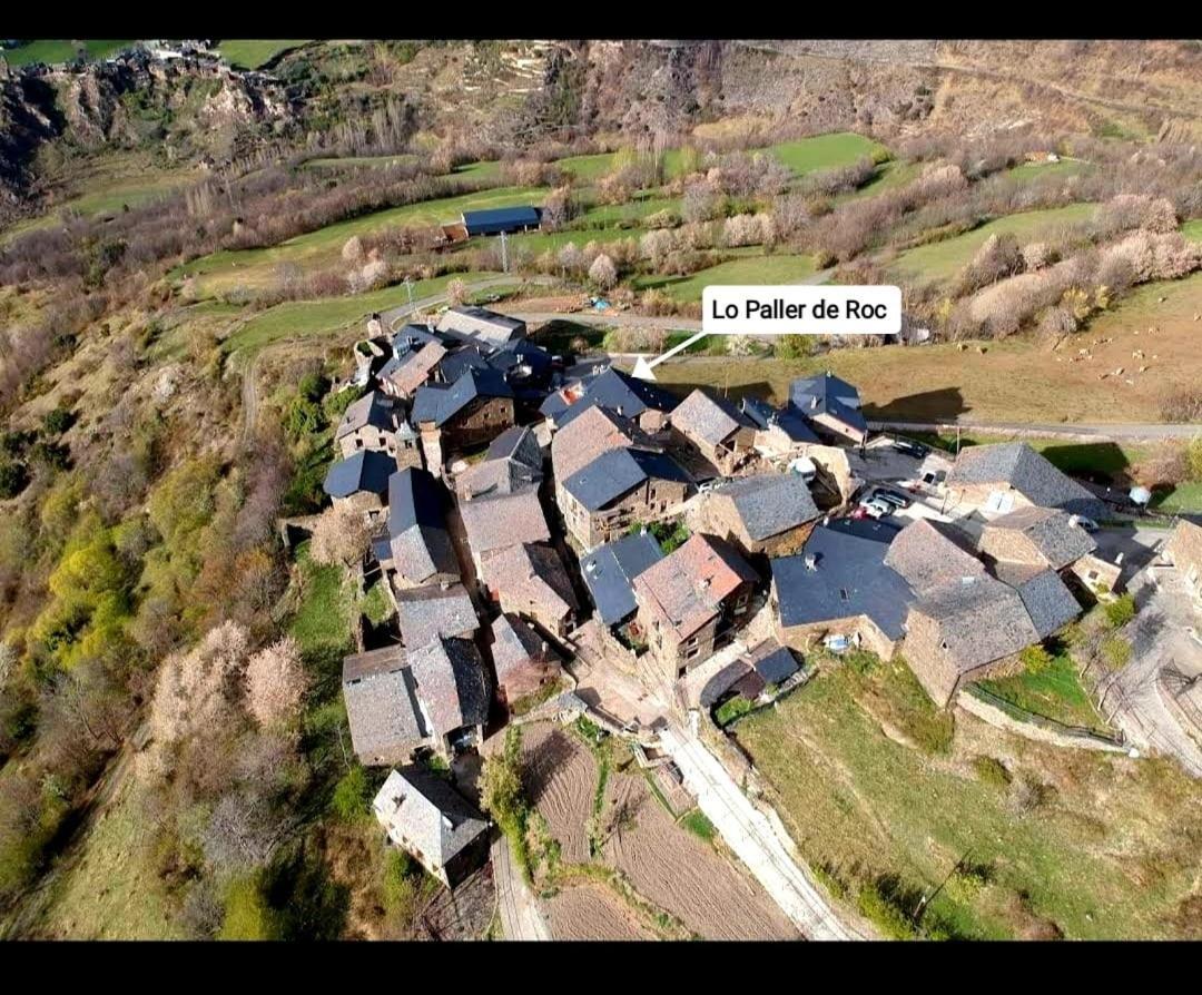 Lo Paller de Roc Montescladó Buitenkant foto