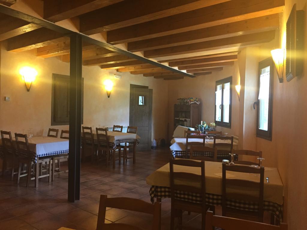 Lo Paller de Roc Montescladó Buitenkant foto